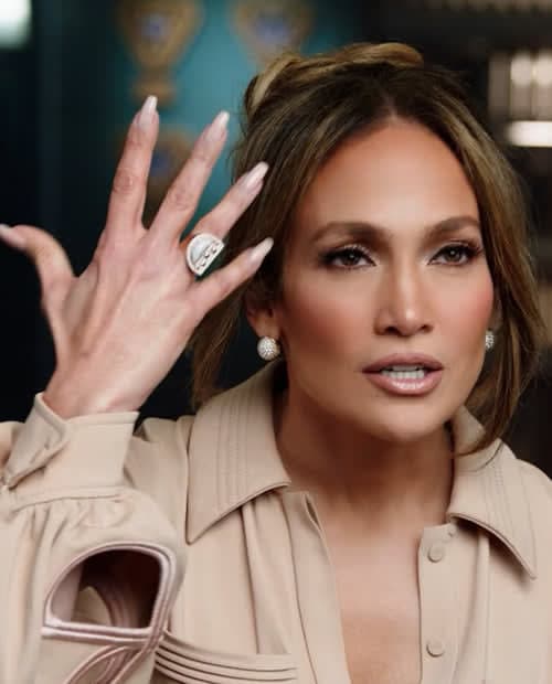 JENNIFER LOPEZ